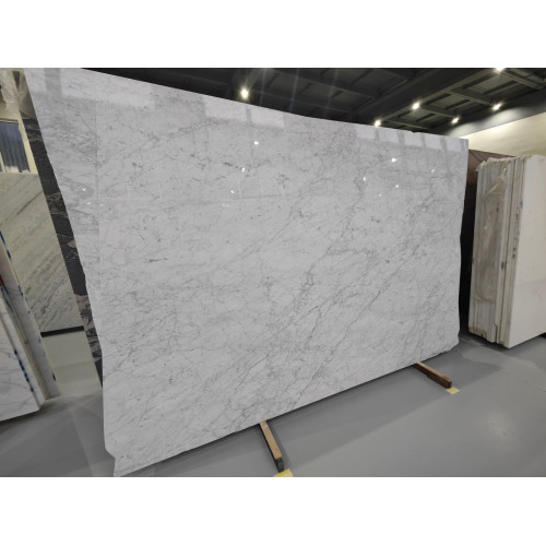 Слэб из Мрамора "BIANCO CARRARA EXTRA" полированный, толщина 2 см