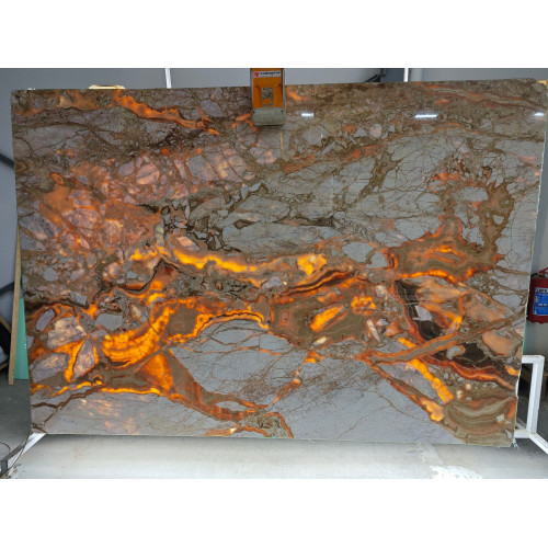 Слэб из Мрамора "Breccia Lava", полированный, толщина 2 см