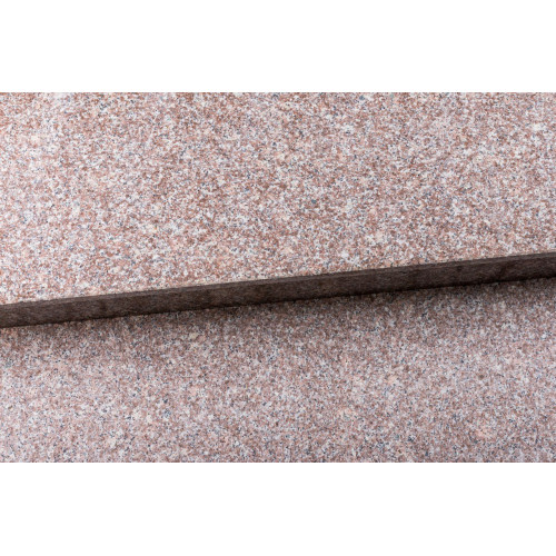 Ступень из Гранита Bainbrook Brown, полирован 1500х350х20 шт.